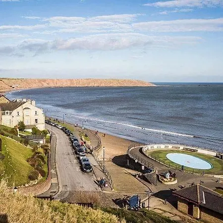 Sunrise Corner, The Bay Filey, Wi-fi, Pets, Pool Apartment Filey